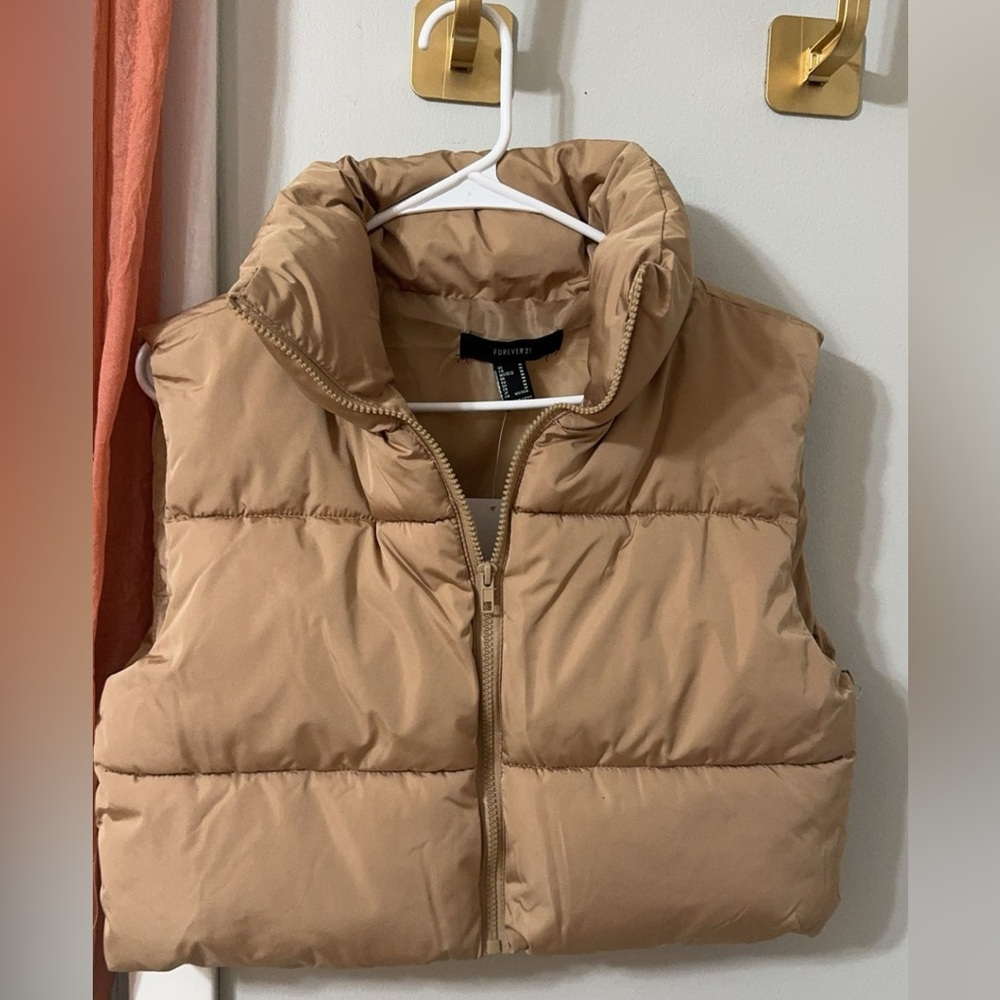 Forever 21 Cropped Puffer Vest
